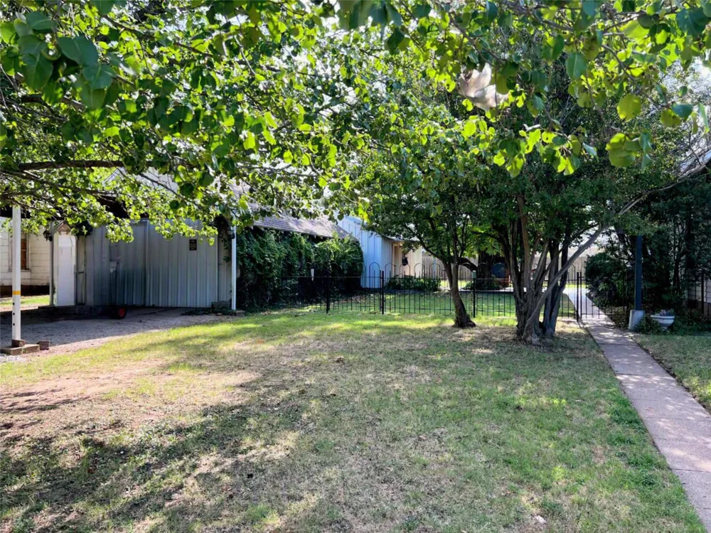 715 E Ikard Street Henrietta, TX 76365