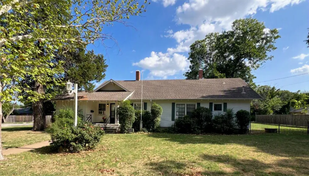 715 E Ikard Street Henrietta, TX 76365
