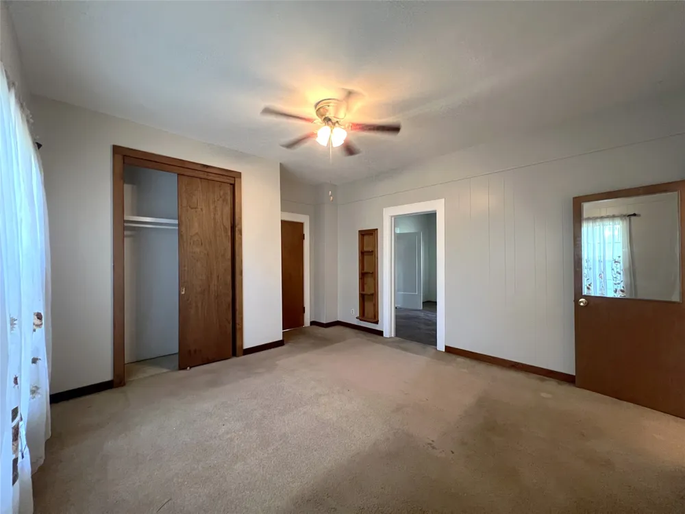 715 E Ikard Street Henrietta, TX 76365