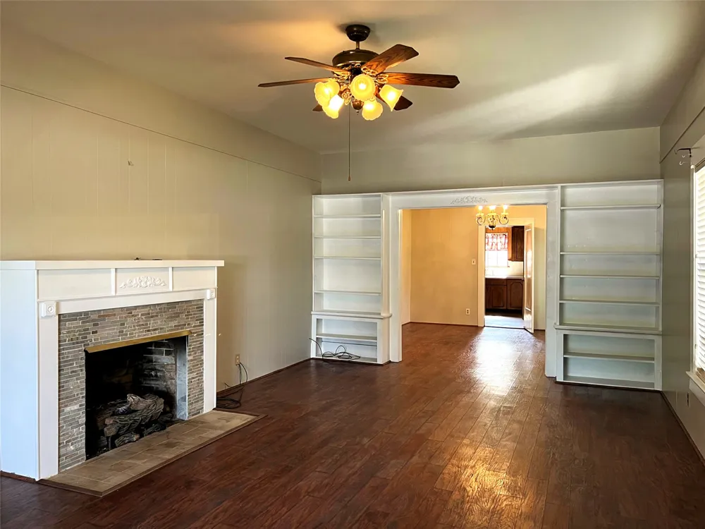 715 E Ikard Street Henrietta, TX 76365