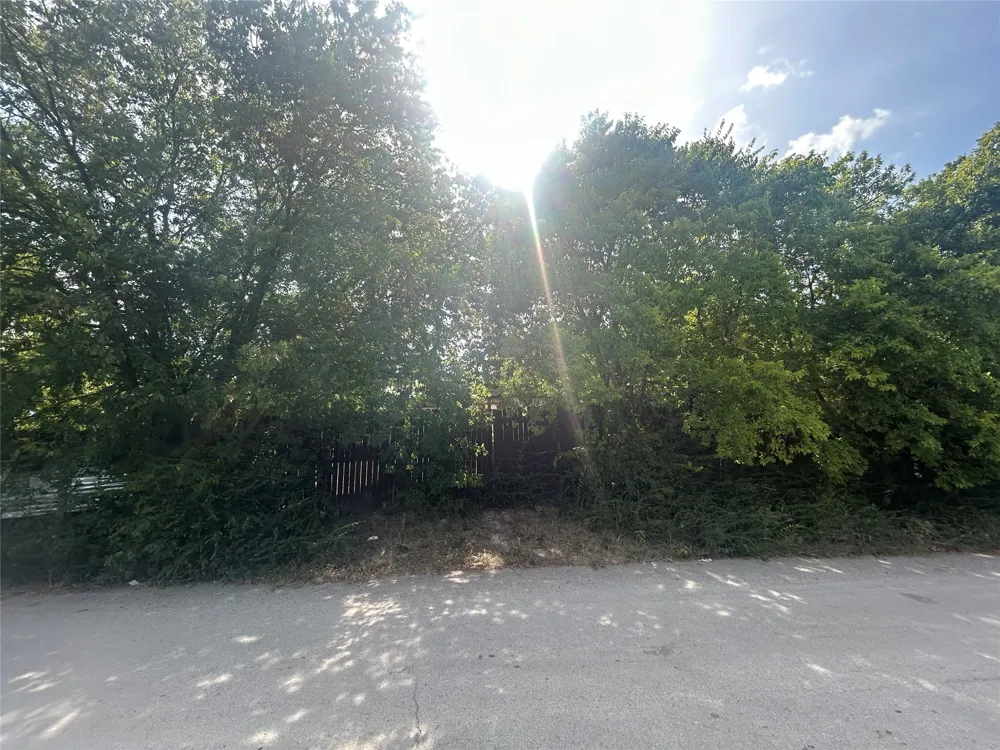 5747 Johnson Lane Dallas, TX 75241