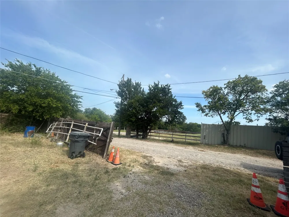 5747 Johnson Lane Dallas, TX 75241