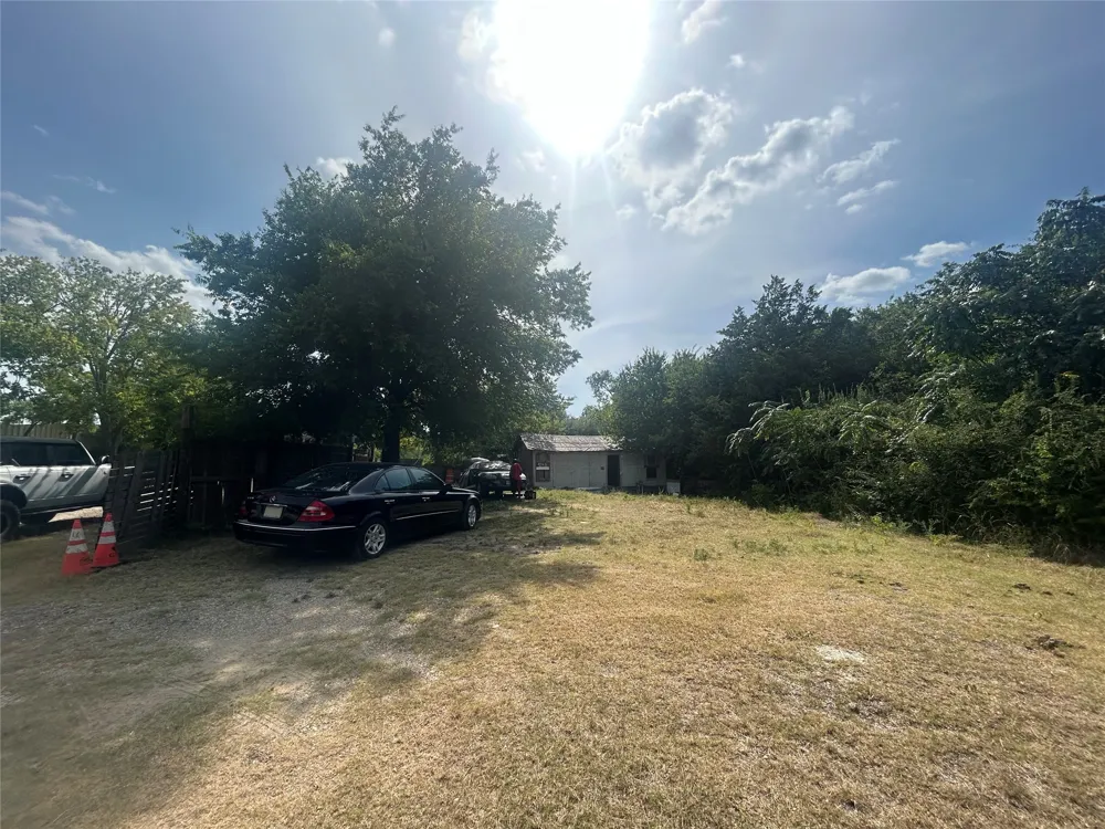 5747 Johnson Lane Dallas, TX 75241