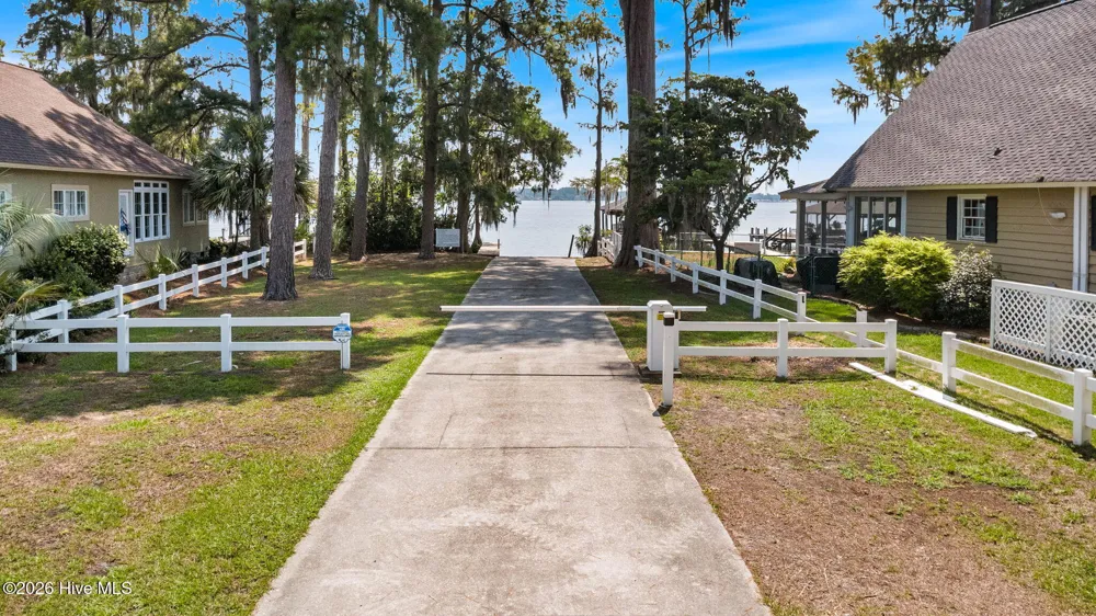 202 Grays Lane Elizabethtown, NC 28337