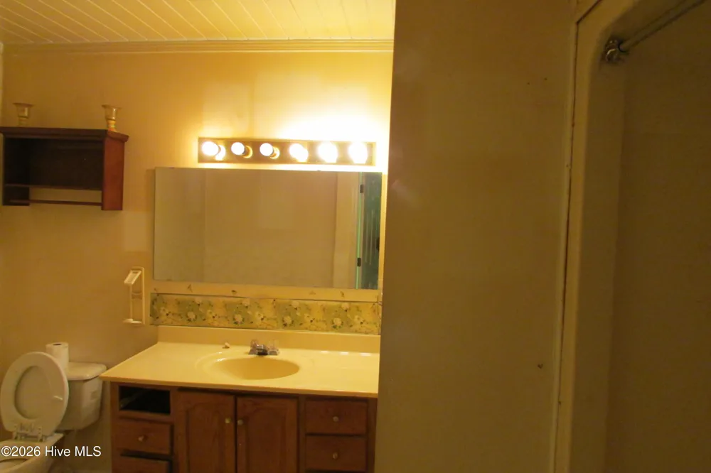 1102 Isaac Weeks Road Clinton, NC 28328
