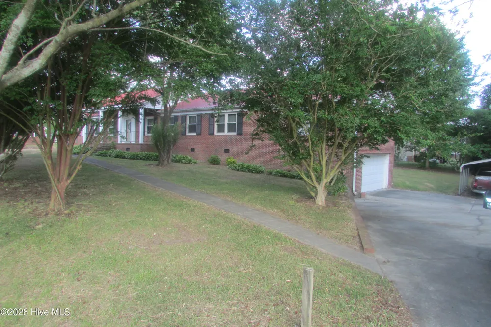 1102 Isaac Weeks Road Clinton, NC 28328