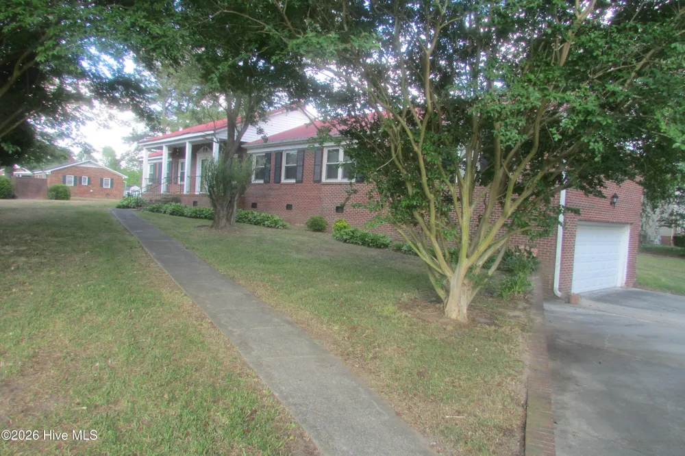 1102 Isaac Weeks Road Clinton, NC 28328