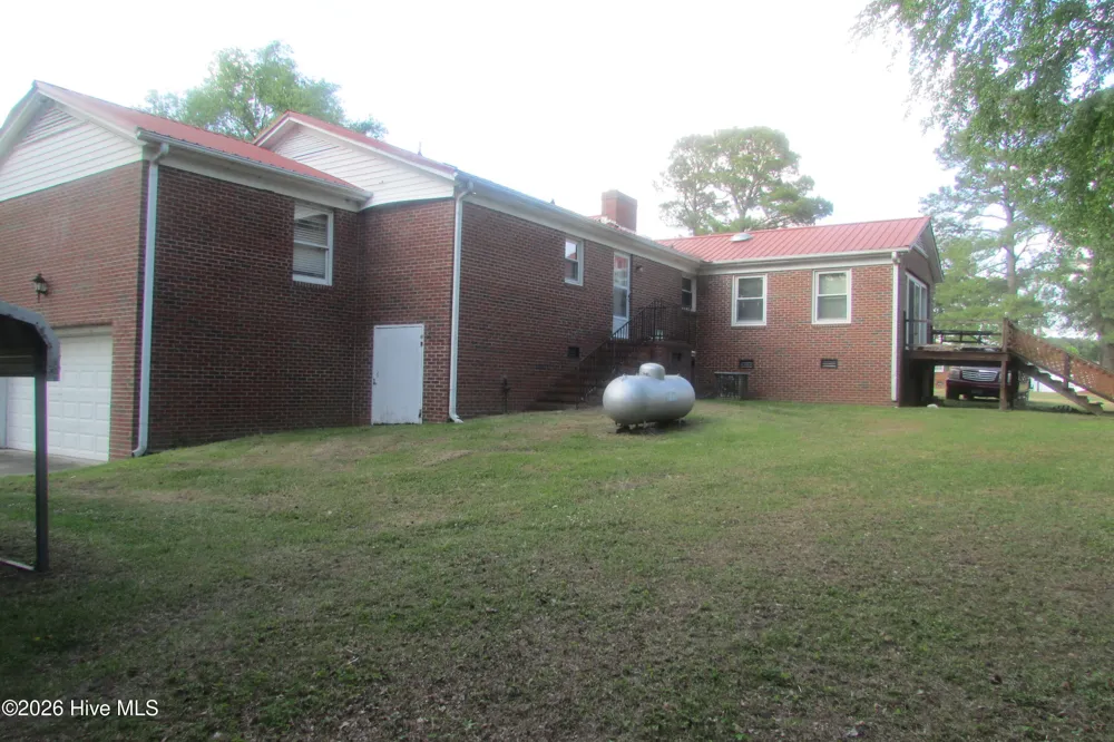 1102 Isaac Weeks Road Clinton, NC 28328