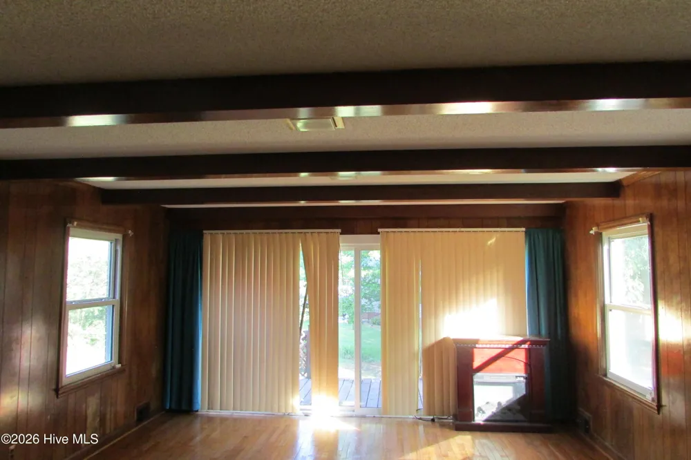 1102 Isaac Weeks Road Clinton, NC 28328