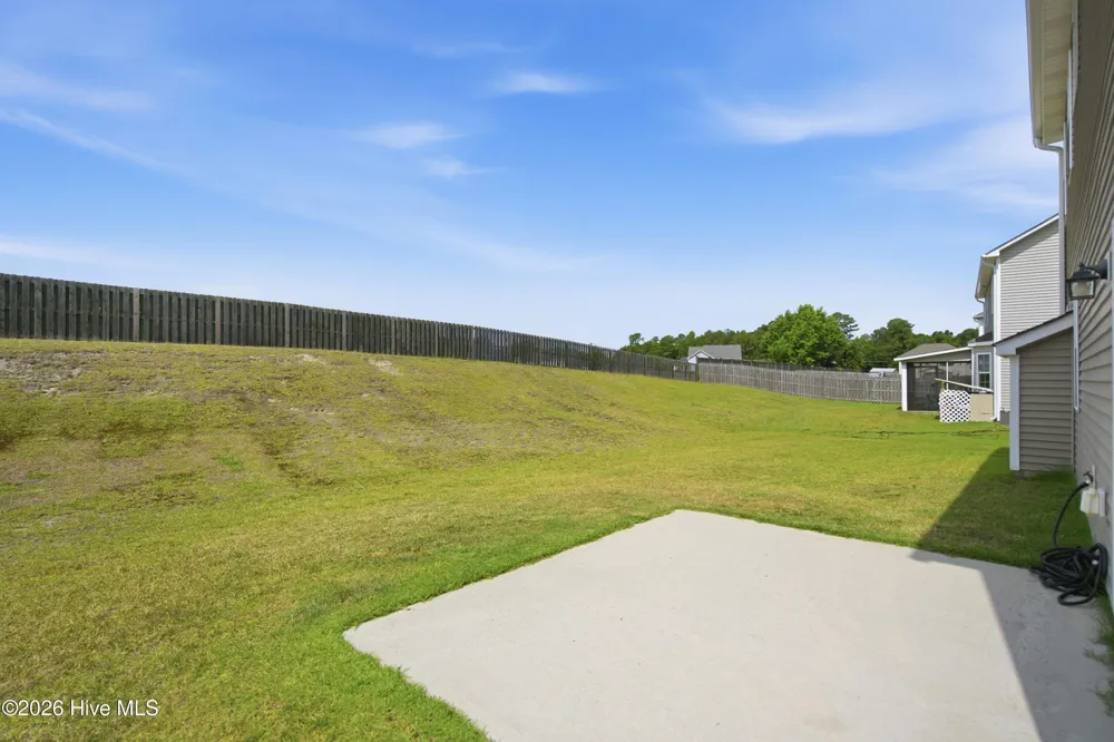 447 Avendale Drive Rocky Point, NC 28457