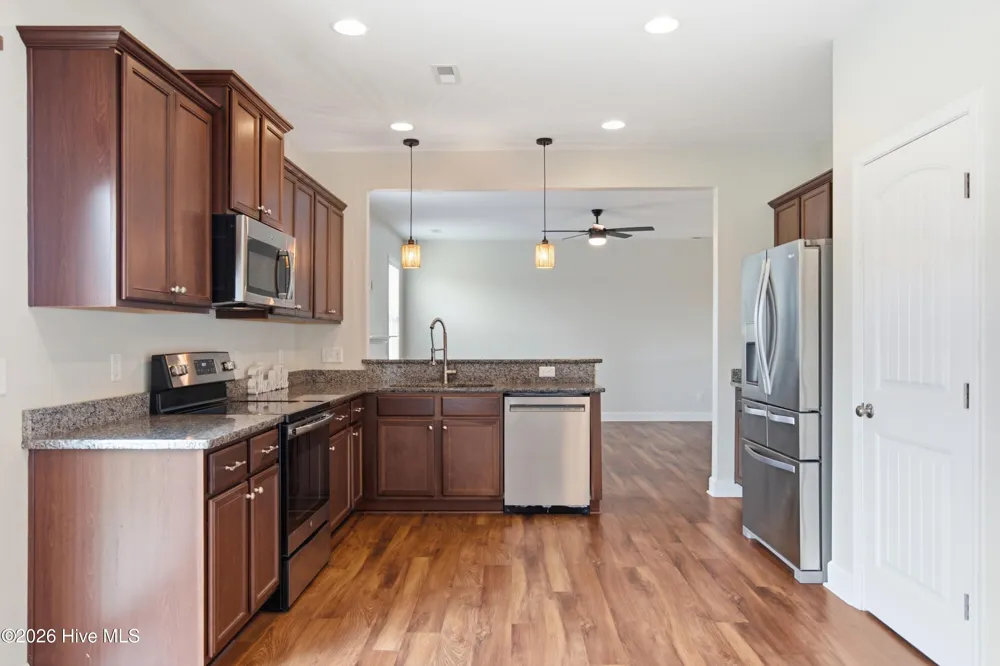 447 Avendale Drive Rocky Point, NC 28457