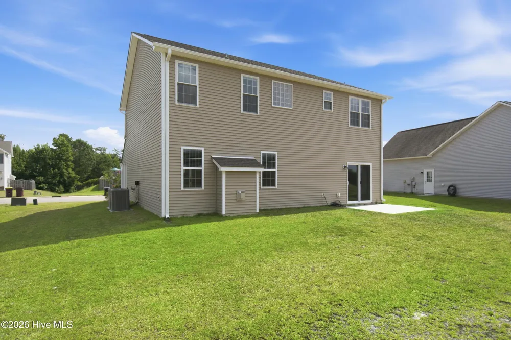 447 Avendale Drive Rocky Point, NC 28457