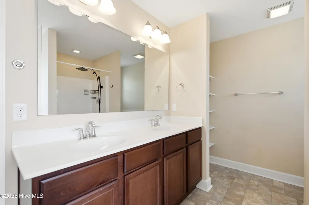 447 Avendale Drive Rocky Point, NC 28457