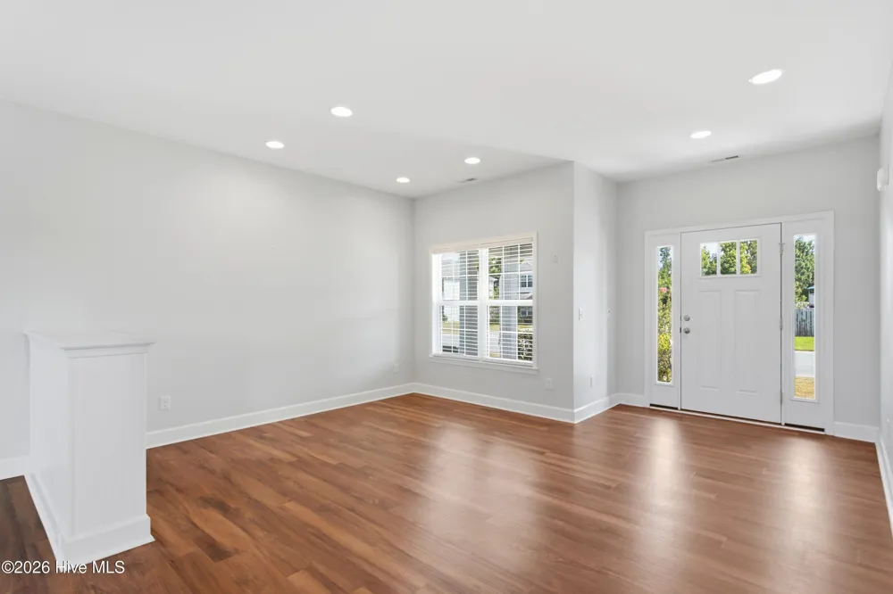 447 Avendale Drive Rocky Point, NC 28457