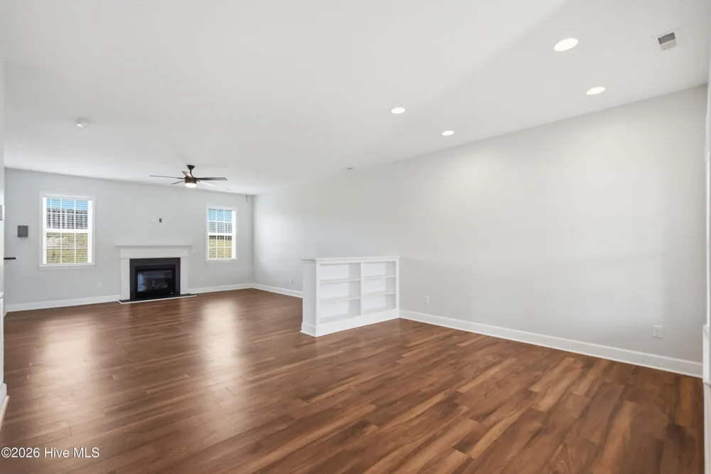 447 Avendale Drive Rocky Point, NC 28457