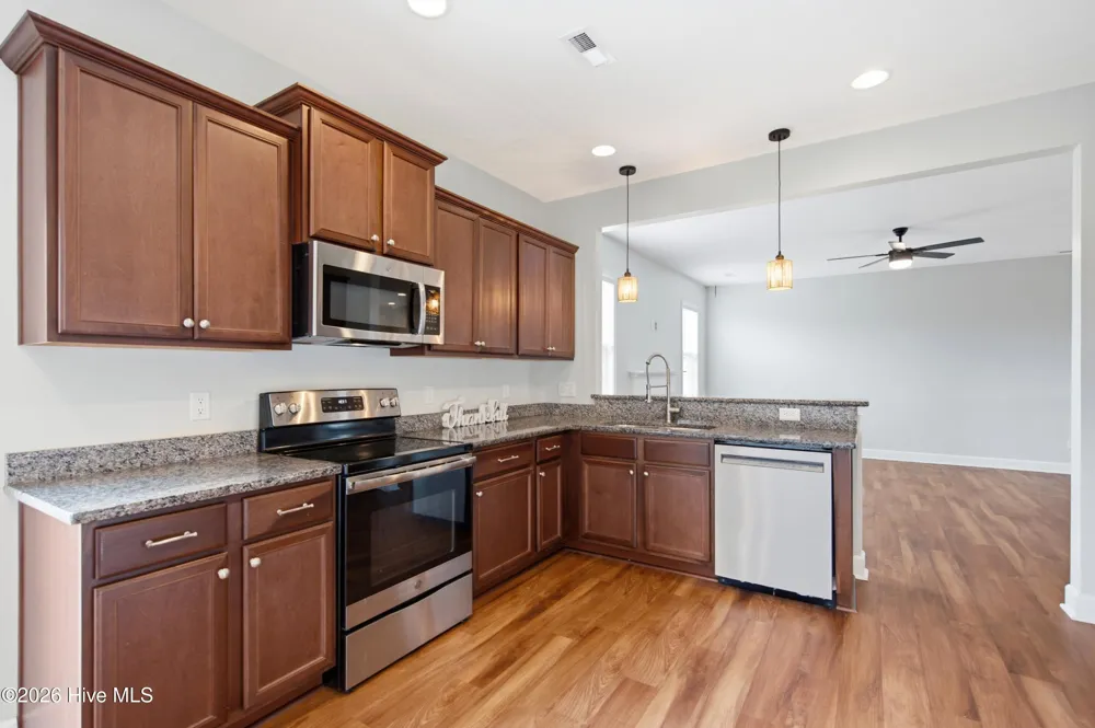447 Avendale Drive Rocky Point, NC 28457