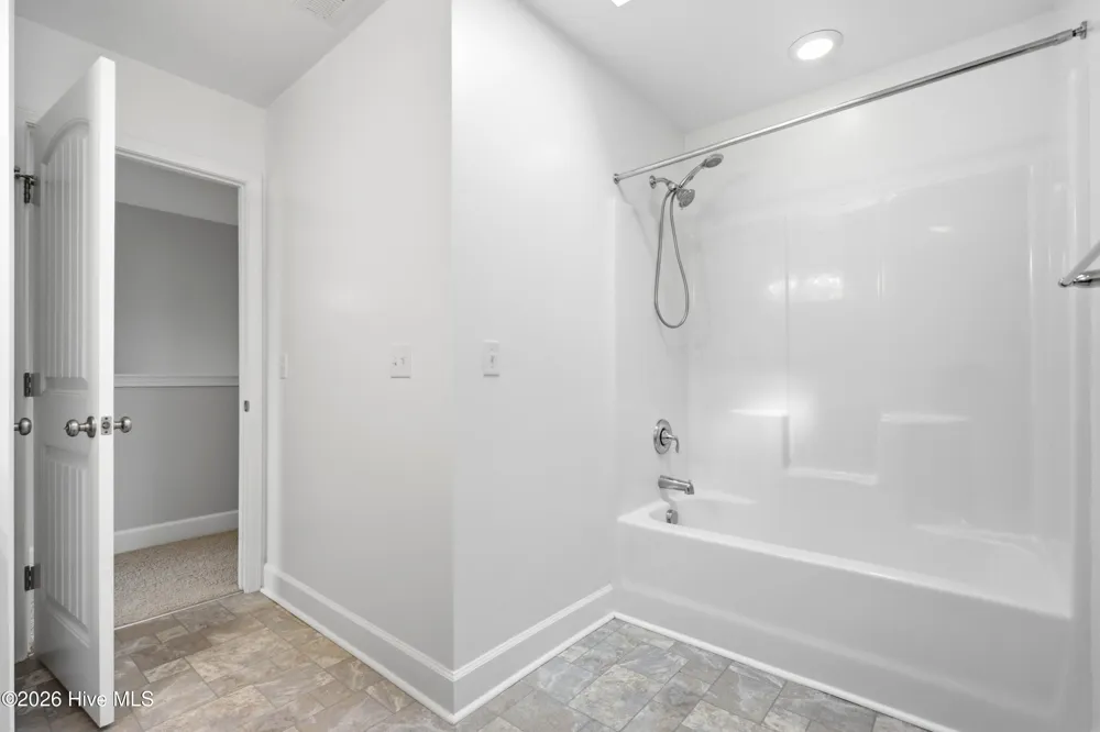 447 Avendale Drive Rocky Point, NC 28457
