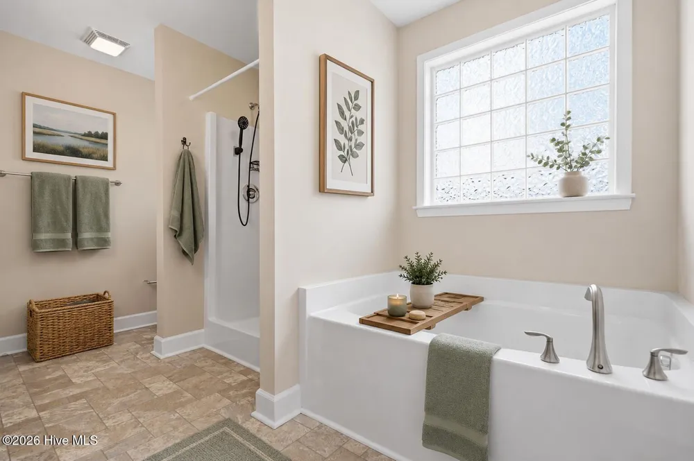 447 Avendale Drive Rocky Point, NC 28457