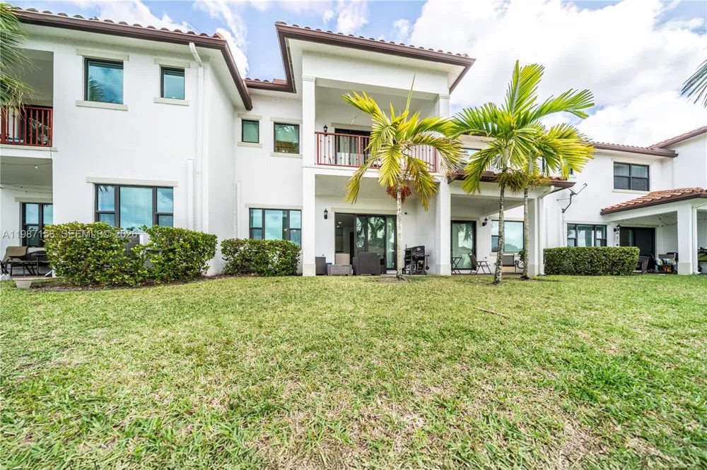 11674 SW 13th Ln #1674 Pembroke Pines, FL 33025