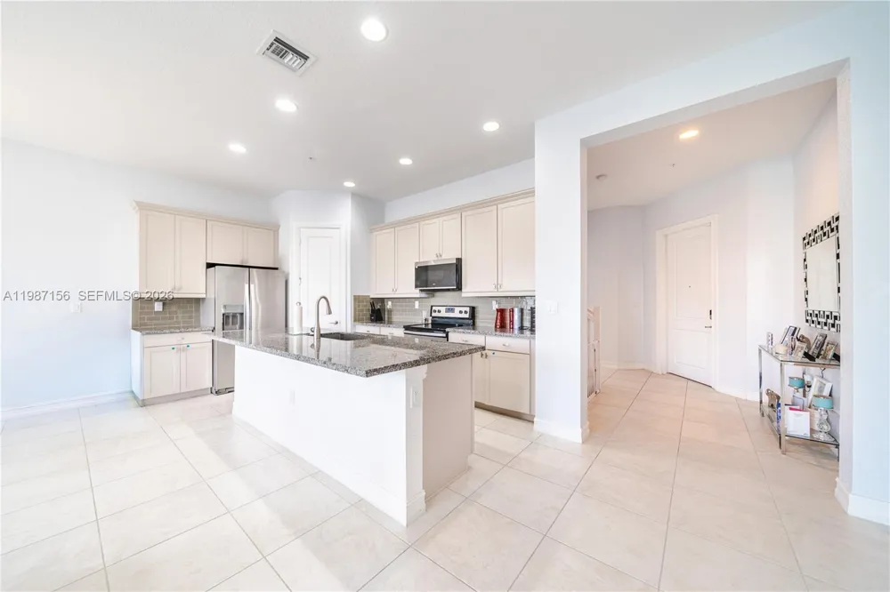 11674 SW 13th Ln #1674 Pembroke Pines, FL 33025