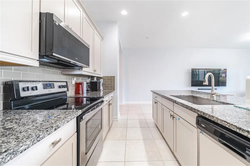 11674 SW 13th Ln #1674 Pembroke Pines, FL 33025