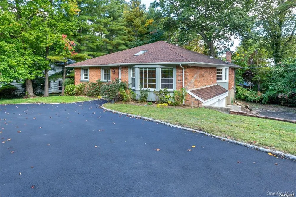 114 Tara Drive East Hills, NY 11576