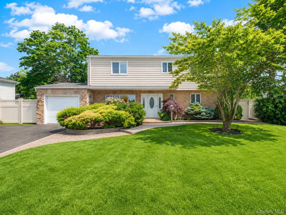 301 W 22nd Street Deer Park, NY 11729