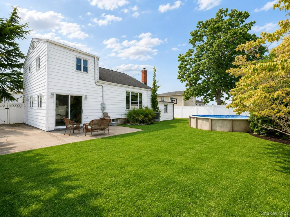 301 W 22nd Street Deer Park, NY 11729