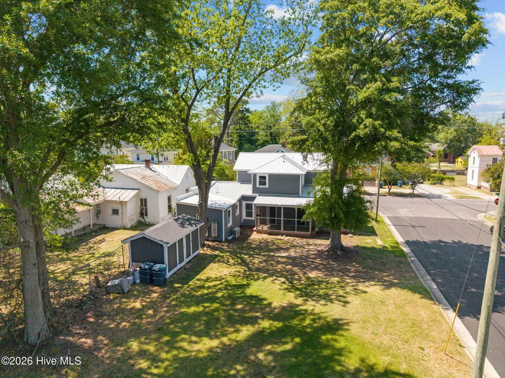 723 Market Street Washington, NC 27889