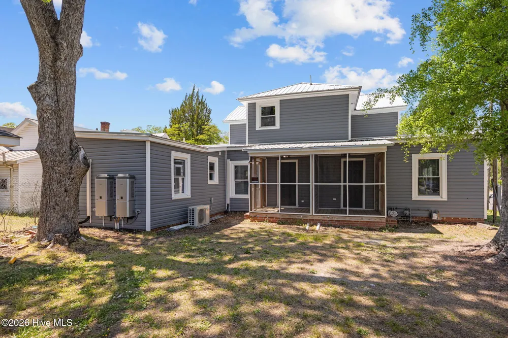723 Market Street Washington, NC 27889