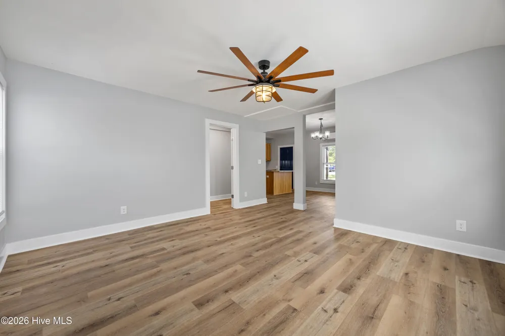 723 Market Street Washington, NC 27889