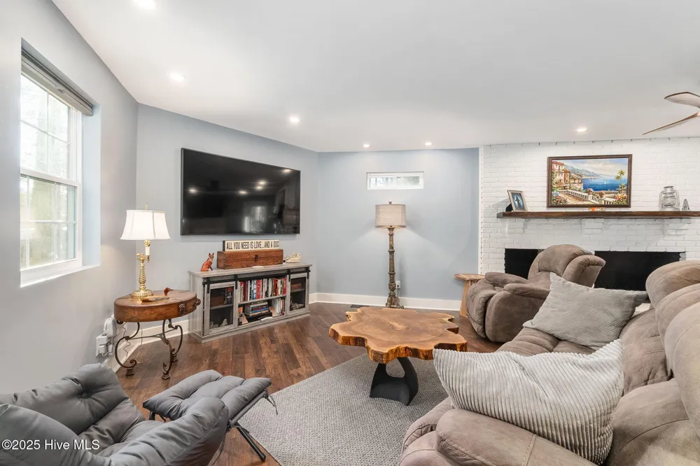 4704 Trent Woods Drive Trent Woods, NC 28562