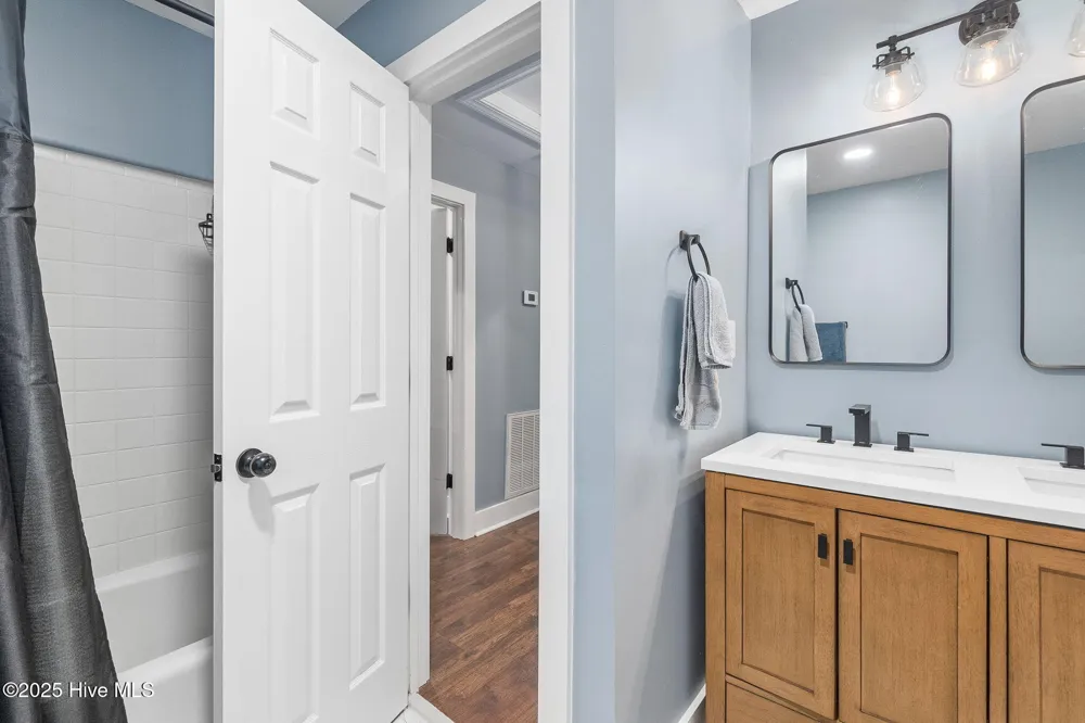 4704 Trent Woods Drive Trent Woods, NC 28562