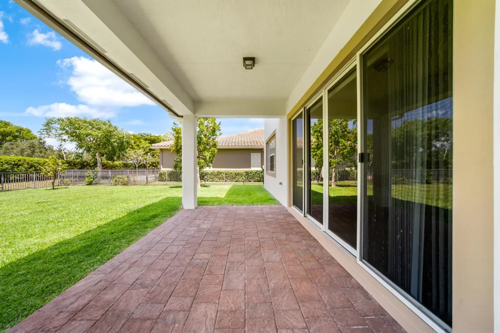 10111 EDGEWATER COURT Parkland, FL 33076