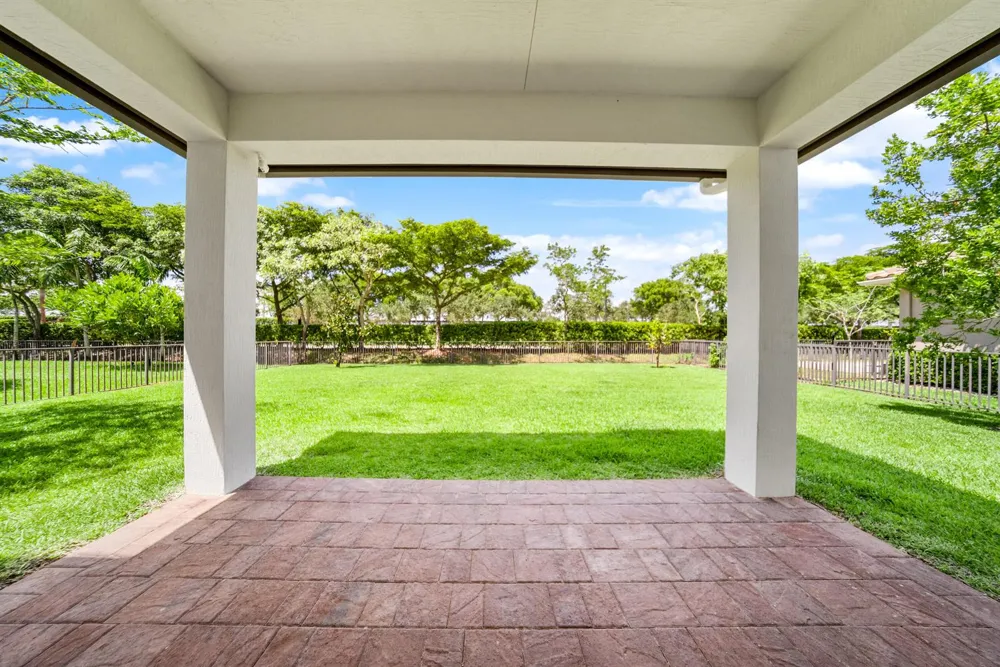 10111 EDGEWATER COURT Parkland, FL 33076