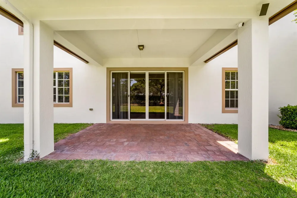 10111 EDGEWATER COURT Parkland, FL 33076