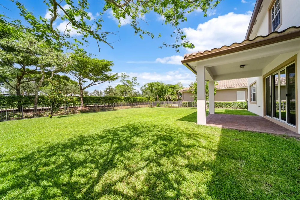 10111 EDGEWATER COURT Parkland, FL 33076