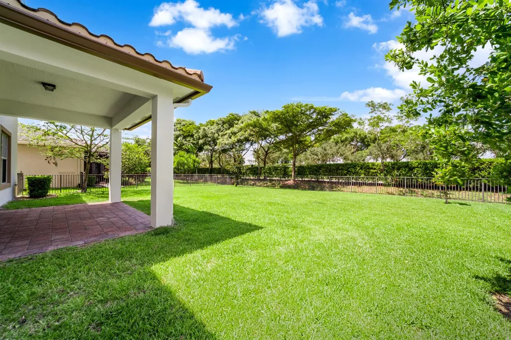10111 EDGEWATER COURT Parkland, FL 33076