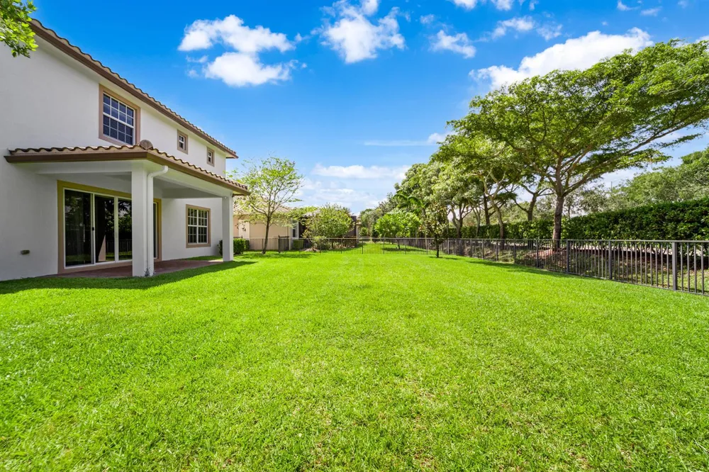 10111 EDGEWATER COURT Parkland, FL 33076