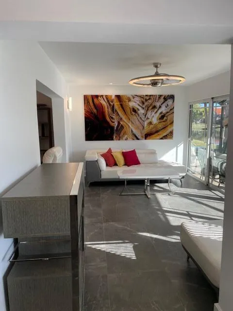 10 COLUMBIA COURT Deerfield Beach, FL 33442