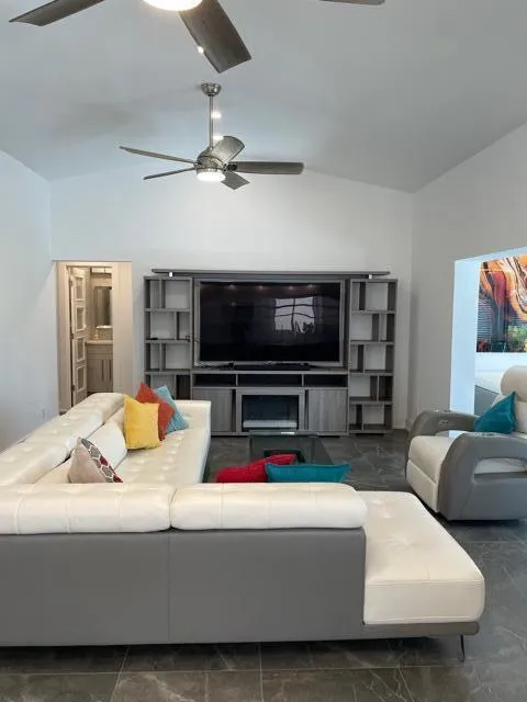 10 COLUMBIA COURT Deerfield Beach, FL 33442