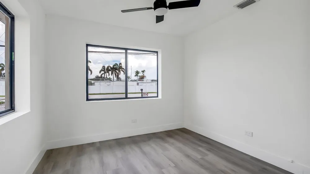 5015 SW 25TH STREET West Park, FL 33023