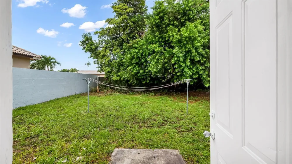 5015 SW 25TH STREET West Park, FL 33023