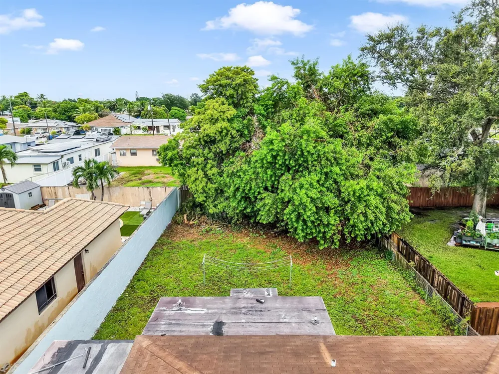 5015 SW 25TH STREET West Park, FL 33023