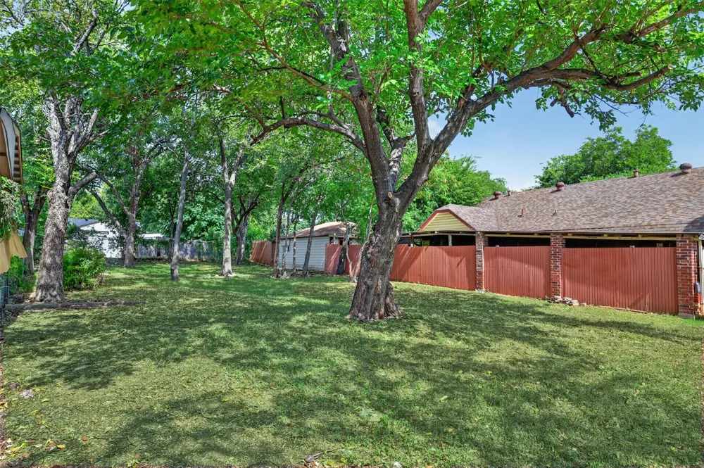 6 Ravinia Drive Dallas, TX 75211