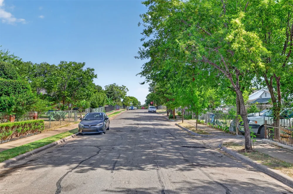 6 Ravinia Drive Dallas, TX 75211