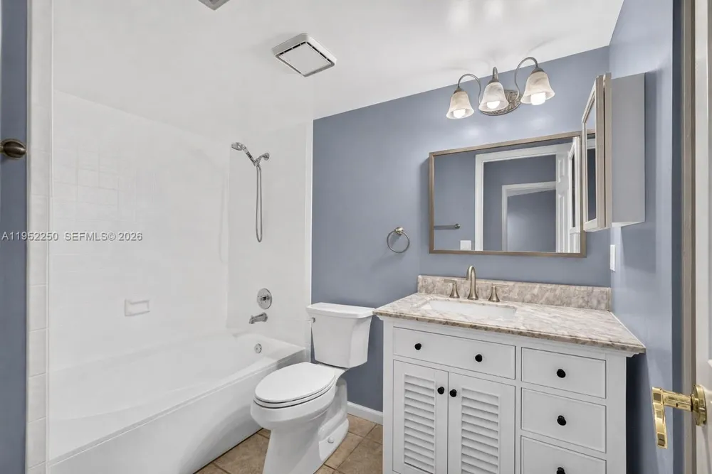 11625 Winchester Dr #B Palm Beach Gardens, FL 33410