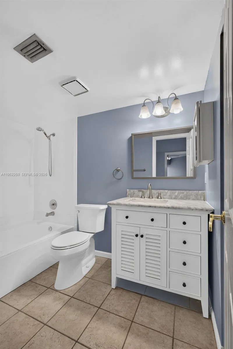 11625 Winchester Dr #B Palm Beach Gardens, FL 33410