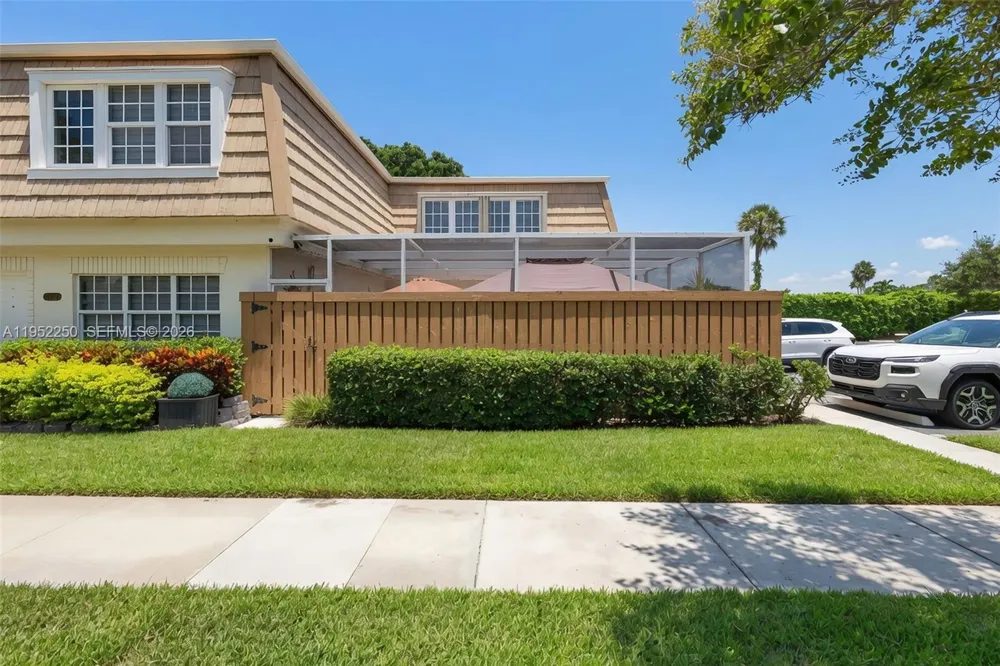 11625 Winchester Dr #B Palm Beach Gardens, FL 33410