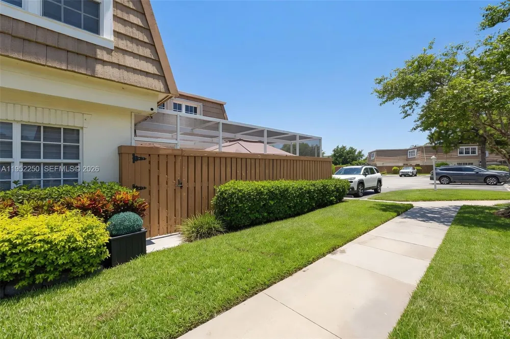 11625 Winchester Dr #B Palm Beach Gardens, FL 33410